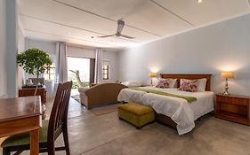 Chestnut Country Lodge